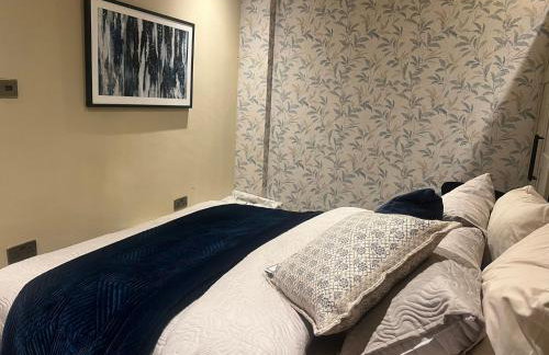 2 bedroom self catering detached outhouse with garden area - Photo 17