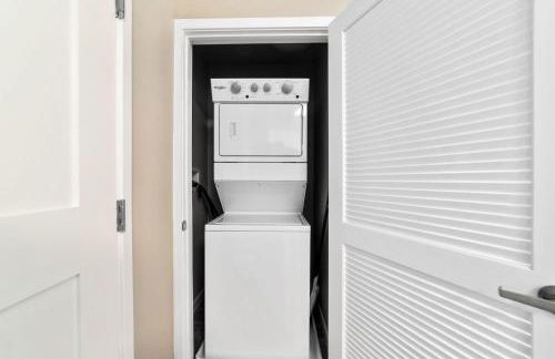 Chic Apt with Jacuzzi, Pool Nr Casino & Shopping - Foto 14