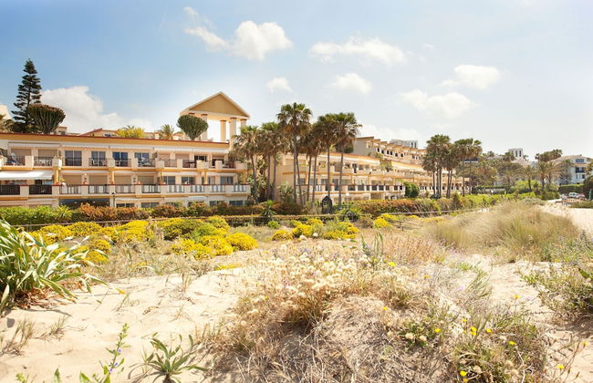 Studio in Marbella Beachfront With Pool - Photo 16