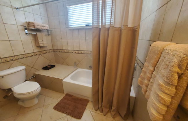 EliMar Bay View Apt - Photo 17