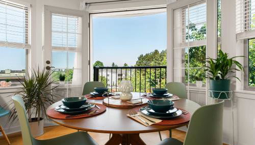 Chic 2BR • King Beds • Huge Patio • 95 Walk Score! - Foto 4, Other