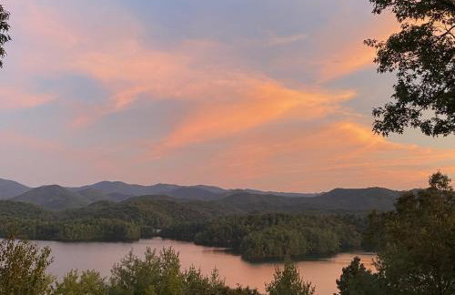 Bear's Mountaintop Home with Gorgeous Lake Views chalet - Foto 9