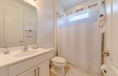 #350-Stunning Villa with Modern Decor, West Facing Pool Overlooking Private Conservation Land - Foto 40