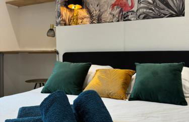 L'Oiseau du paradis - terrasse privée, parking, wifi rapide, arrivée autonome, entre gare et centre-ville, rez-de-chaussée - Foto 9