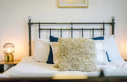 4 Bed House - Sleeps 8 - Free Parking - Manchester - Foto 20