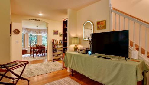 Riverside Bliss Cozy Beds, Fireplace and Gbit WiFi - Foto 5