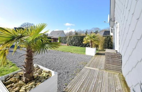 Beautiful Home In Auberville With Wifi - Photo 12