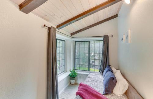 Crestline Home with Private Hot Tub Steps to Lake! - Foto 26