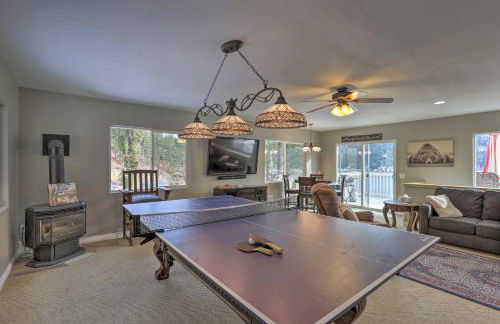 Lake Loon Hillside Cottage with Private Deck! - Foto 7