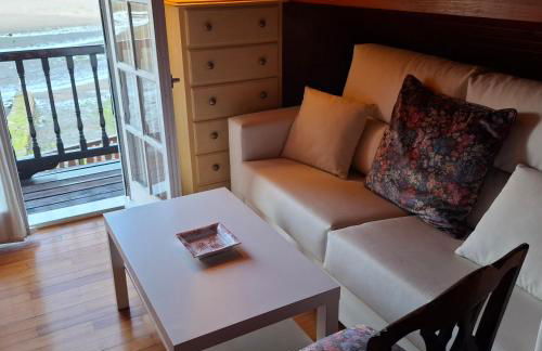 Casa de madera sobre el mar - Foto 27