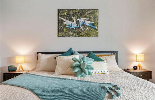 Sunkissed Private Pool 3BR Oasis w Outdoor Lounge - Foto 37