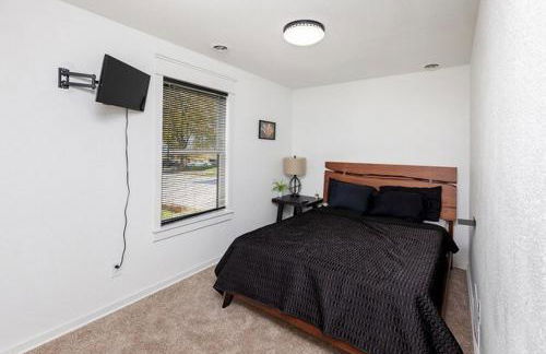 Spacious 9BR Home Ideal for Groups Near Downtown - Foto 16