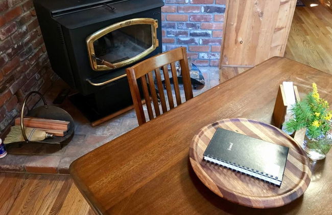 Whispering Pines Cabin Retreat - Foto 2