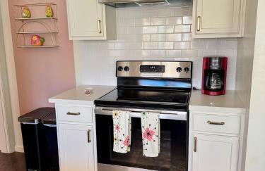 Mid-Century Modern Home w/Pool & Hot Tub - Foto 10