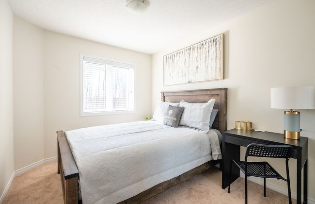 New 3BR Townhouse, Minutes to Niagara Falls and Brock University by GLOBALSTAY - Foto 9