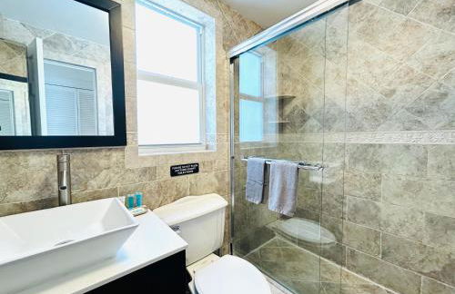 Heated Pool Tropical House with Summer Kitchen 3BR- Oasis in Miami! - Foto 18