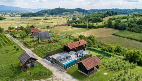 Pool Estate AquaHaven with Sauna & Jacuzzi - Happy Rentals - Photo 2