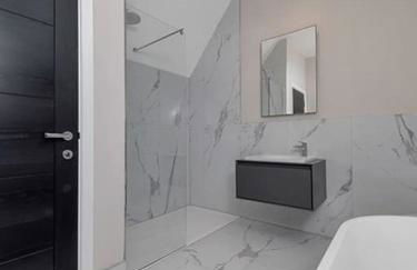 Luxury 4-bed home with club room - Photo 6