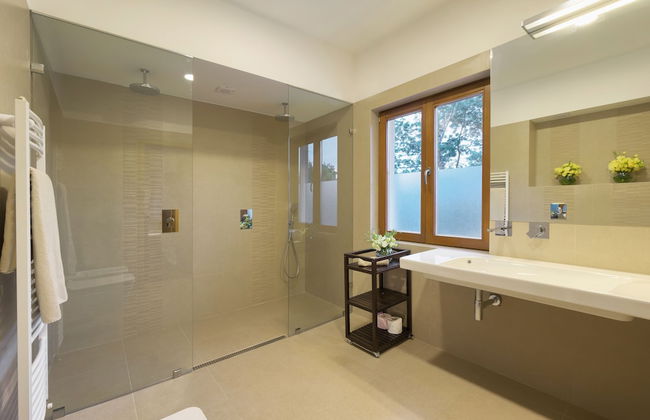 Cherry Orchard Residence - Photo 13