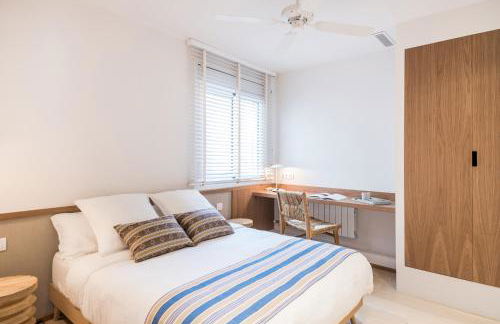 Mediterranean Retreat with 4-Bedroom, 3-Bath Apartment in Barcelona - Foto 15