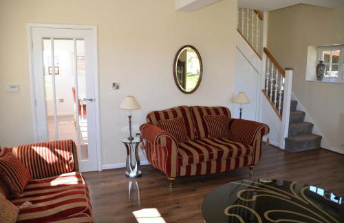 Luxury Old Stone Cottage, Beautifully Presented - Photo 9