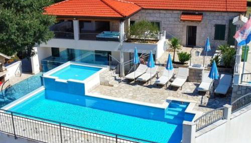 Heritage house Stipanovi dvori with heated pool and jacuzzi - Foto 2