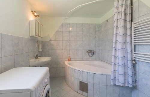 Holiday house with a swimming pool Radmani, Porec - 16440 - Photo 25