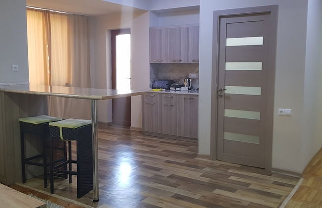 Cross Apartments and Tours - Photo 15