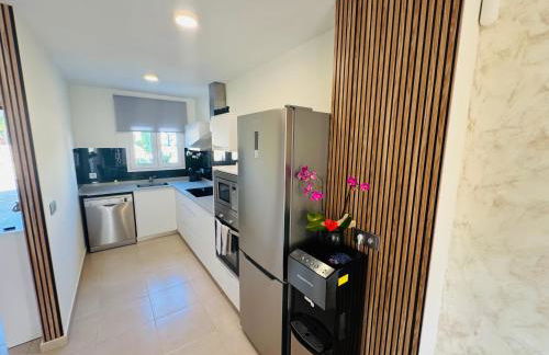 Calpe Casa adosada entorno playa y montaña tranquilidad relax jacuzzi piscina wifi aire jardin barbacoa y parking - Foto 19