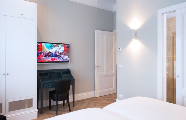 BizStay Park Central Executive - Photo 28