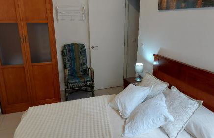 Authentic Triana Flat Wih Private Patio Ground Floor - Photo 2
