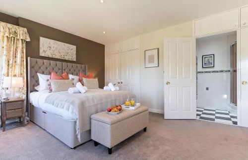 Stunning Countryside Home in Surrey by 53 Degrees Property, Ideal for Family Getaways, Private Tennis Court! - Foto 29