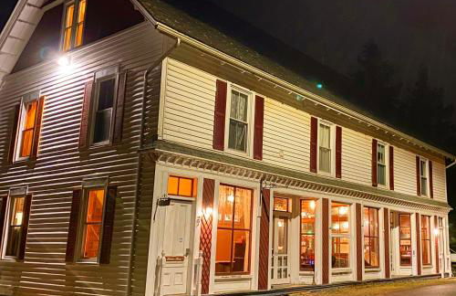 Harbor House Hotel by Umaniii in Jonesport Maine - Foto 1