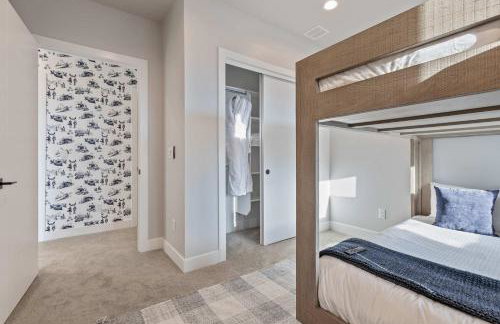 Mountain House PC, Snowy Lake Views Private Hot Tub, New Build, Jordanelle Lake! - Foto 21