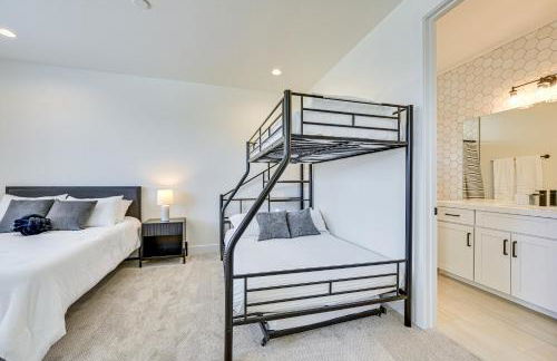 Flagstaff Group Getaway with Game Room and Deck - Photo 18