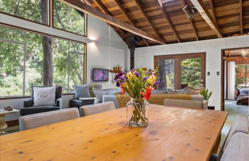 Cozy Creek Cabin - On Austin Creek Hot Tub - Dog Friendly - BBQ Grill - Fast WiFi - Foto 20