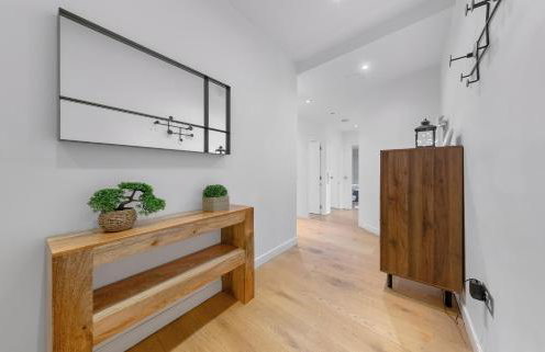 INTERIOR-DESIGN Apartment with HUGE Terrace - Photo 45