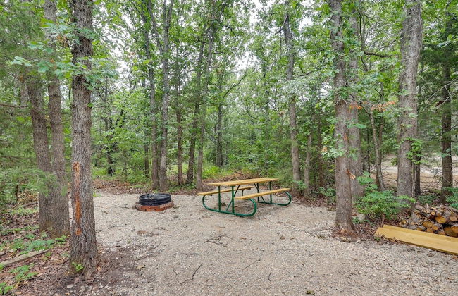 Cabin 10~ Cozy Toronto Lake Cabin ~ Walk To The Water 1 Bedroom Cabin by RedAwning - Photo 12