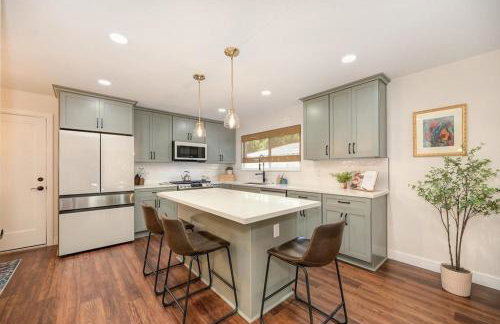 Family-Friendly Getaway Near Slide Hill Park home - Foto 25