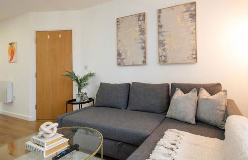 Modern 1BR Apt - Sleeps 4 - Parking - Balcony - Foto 8