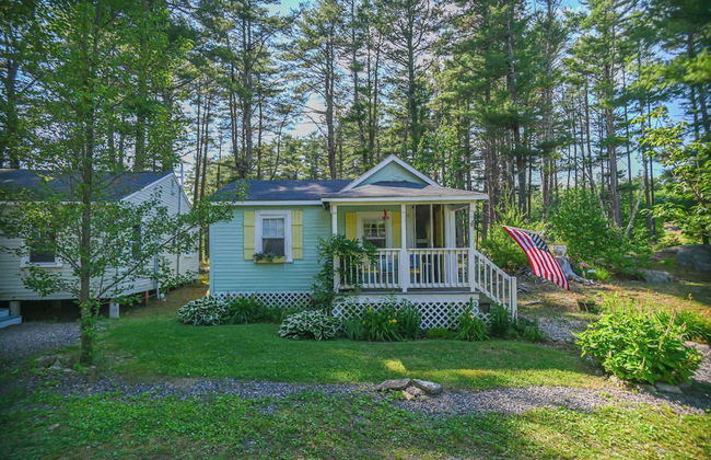 Cozy Cottage w/ Pool, BBQ and Outdoor Seating! - Photo 25