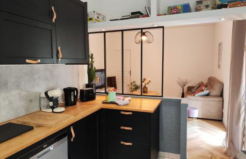 LE PETIT ANGLE APPARTEMENT 2 Pièces, plein centre ville, près de la gare jusqu'à 4 personnes - Foto 8