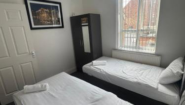 4 Bedroom House, Central City Location - Foto 4