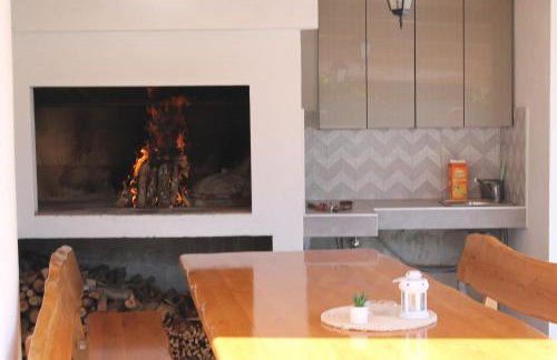 "Heaven on earth" with pool - Photo 12