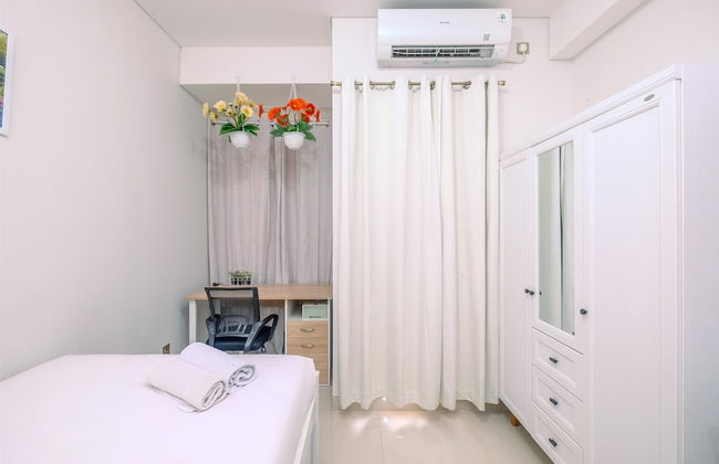 Minimalist And Cozy Studio (No Kitchen) Transpark Cibubur Apartment - Photo 10