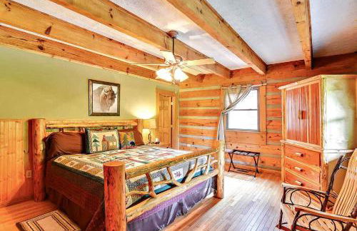 Rustic Log Cabin Rental with a Hot Tub near Asheville, North Carolina - Foto 4