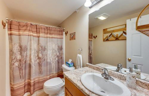 Relaxing Lincoln Condo with Fireplace and Shuttle - Foto 17