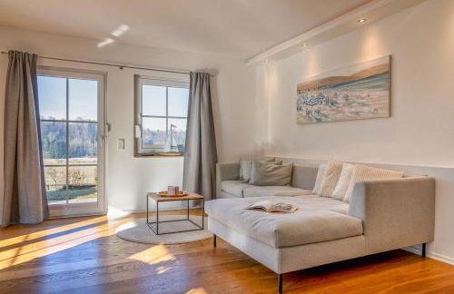 Lüftenblick - 2 Ferienwohnungen am Starnberger See, mit Terrasse oder Balkon, Weitblick, Sauna, Kamin, E-Ladestation - Foto 2