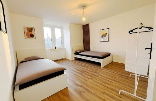 Frankfurt Messe 7min- 3 Zimmer Küche Bad Parkplatz 6 Betten - Foto 1