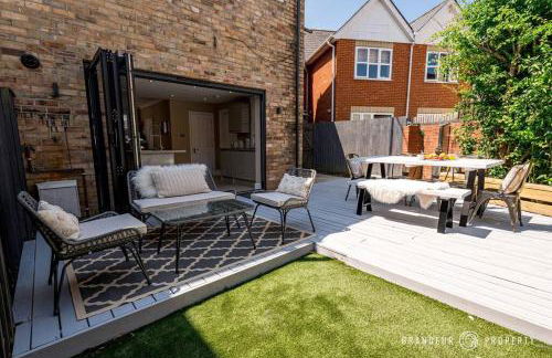 Pottery Place by Grandeur Property - Photo 3